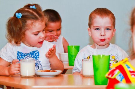 Питание детей в детском саду