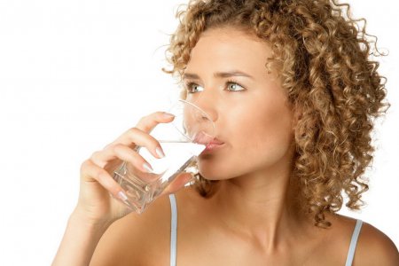 Почему полезно пить воду