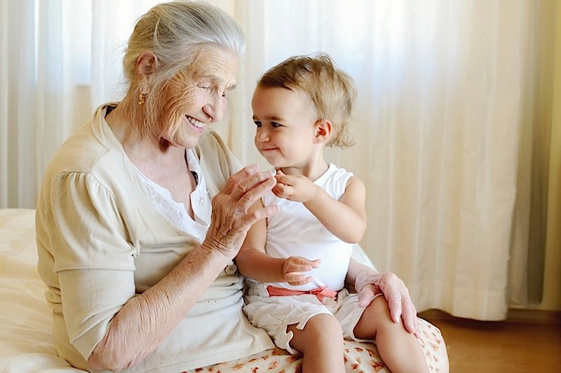 Когда стоит отдавать бабушку в дом престарелых?