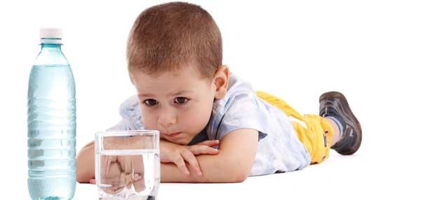 Какую воду должен пить ребенок?