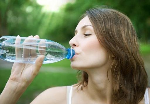 Сколько воды нужно выпивать в сутки, чтобы иметь крепкое здоровье и стройную фигуру?